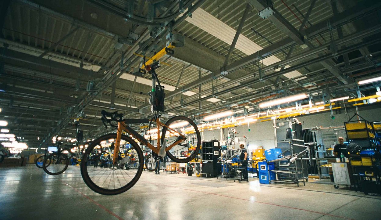 Blick in eine große Fahrrad-Werkstatt
